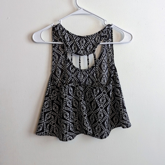 Deb Flowy Cropped Top - Picture 3 of 5